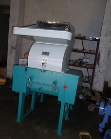 供應(yīng)強(qiáng)力破碎機(jī)